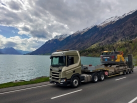 Schwertransporte/ Schwergutlogistik